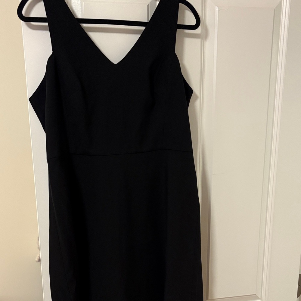 Elegant Black Sleeveless Dress